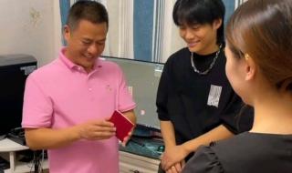 “疯狂小杨哥”泪洒直播间
